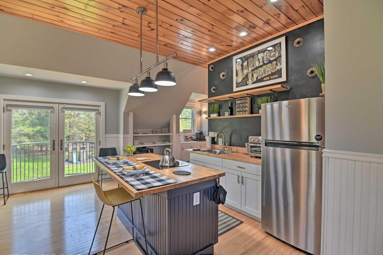 Stylish Studio With Fireplace About 3 Mi From Dtwn! Saratoga Springs Extérieur photo