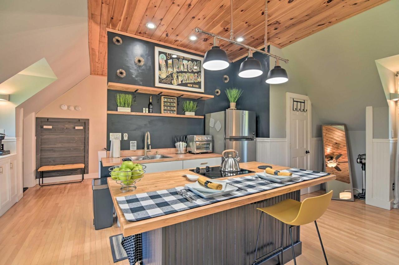 Stylish Studio With Fireplace About 3 Mi From Dtwn! Saratoga Springs Extérieur photo